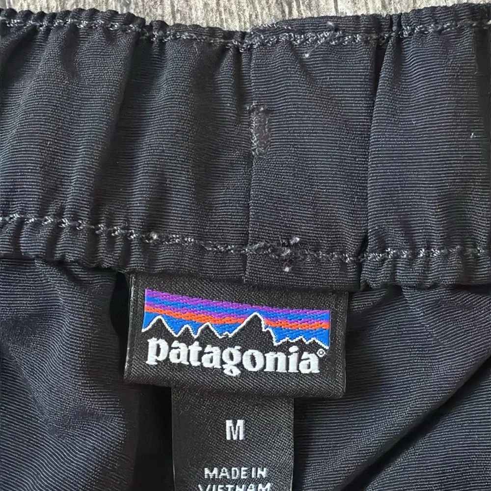 Patagonia Barely Baggies Shorts 2.5” ✧ Black ✧ Size M - Picture 4 of 5